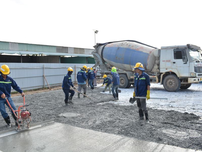Concrete contractors in Iowa City area, IA